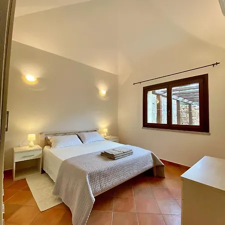 Independent Villa, Cala Dei Ginepri, Baja Sardinia Villa *