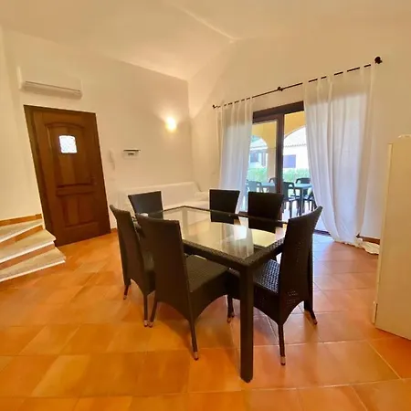Independent Villa, Cala Dei Ginepri, Baja Sardinia Villa
